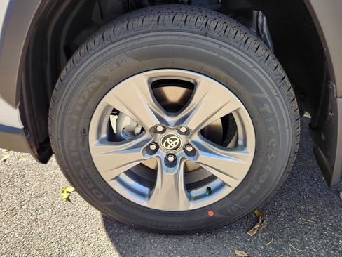 Certified 2025 Toyota RAV4 XLE image 17