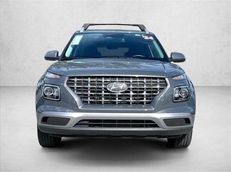Used 2024 Hyundai Venue SEL video 3