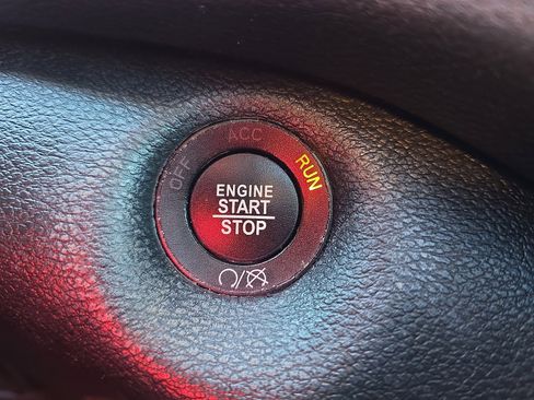 Used 2022 Jeep Cherokee Limited image 23