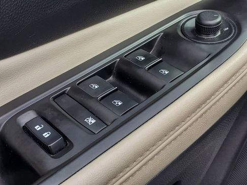 Used 2021 Buick Encore Preferred image 11