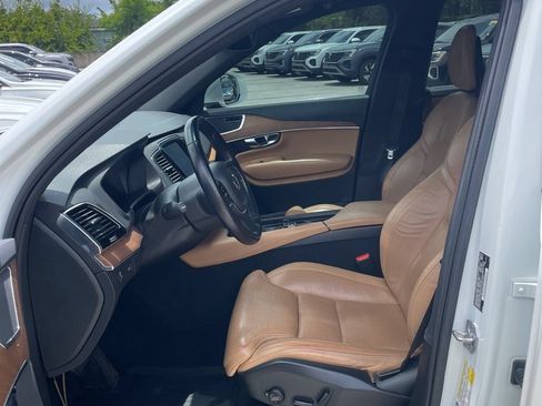 Used 2017 Volvo XC90 T6 Inscription w/ Vision Package AWD/4WD image 3
