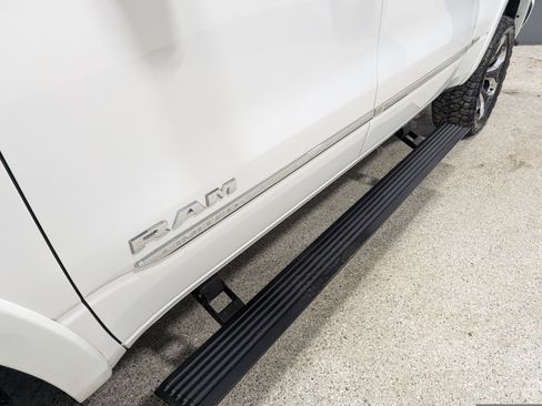 Used 2020 RAM 1500 Limited AWD/4WD image 9