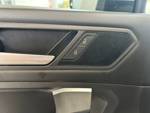 Used 2021 Volkswagen Tiguan SE w/ Panoramic Sunroof Package FWD image 37