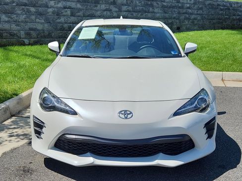 Used 2020 Toyota 86 RWD image 8