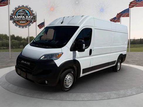 Used 2025 RAM ProMaster 2500 w/ Convenience Group FWD image 2