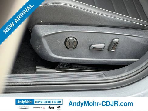 Used 2023 Volkswagen Jetta SE w/ Panoramic Sunroof Package FWD image 14