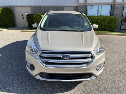 Used 2017 Ford Escape SE w/ Equipment Group 201A AWD/4WD image 9