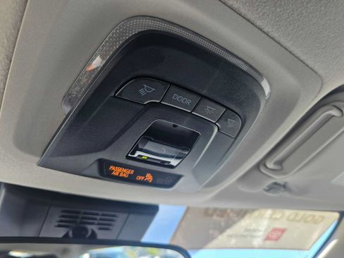 Used 2026 Toyota Corolla LE FWD image 33