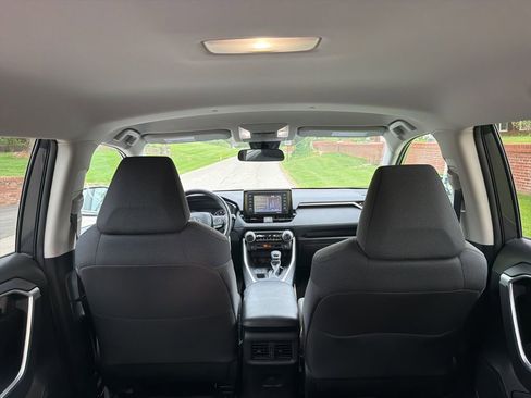 Used 2022 Toyota RAV4 LE image 27