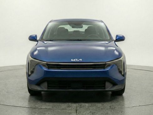 Used 2025 Kia K4 FWD image 2
