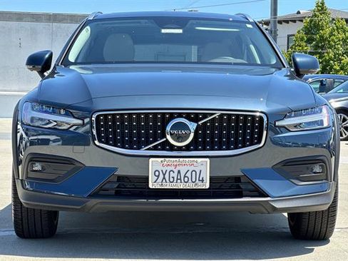 Used 2026 Volvo V60 B5 Cross Country Plus w/ Climate Package AWD/4WD image 8