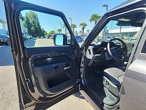 New 2026 Land Rover Defender 110 X-Dynamic SE AWD/4WD image 10