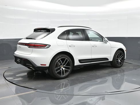 Certified 2025 Porsche Macan image 7
