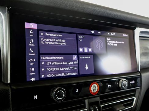 Certified 2025 Porsche Macan image 20