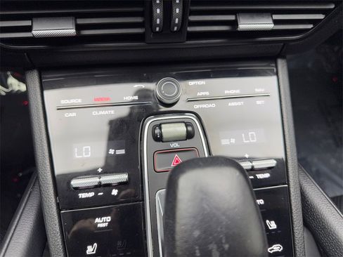 Used 2021 Porsche Cayenne Coupe image 64