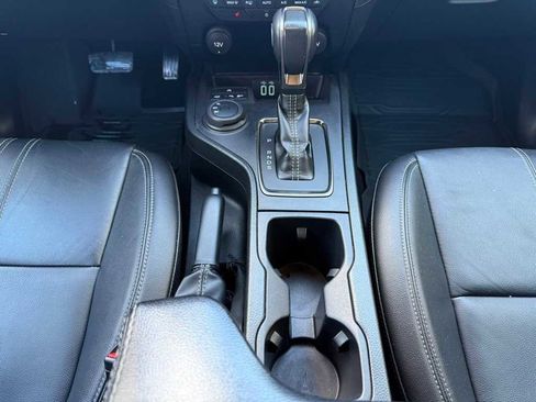 Used 2022 Ford Ranger Lariat w/ Equipment Group 501A High image 11