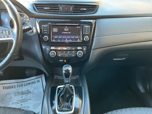 Used 2019 Nissan Rogue SV AWD/4WD image 17