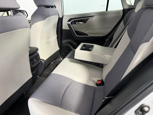 Used 2020 Toyota RAV4 XLE w/ Convenience Package image 24