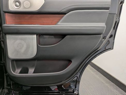 Certified 2022 Lincoln Navigator Reserve image 24