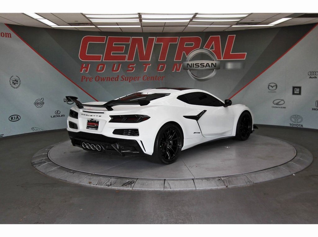 Used 2024 Chevrolet Corvette Z06 w/ Z07 Performance Package RWD image 4