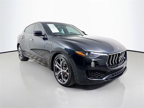 Used 2023 Maserati Levante GT image 3