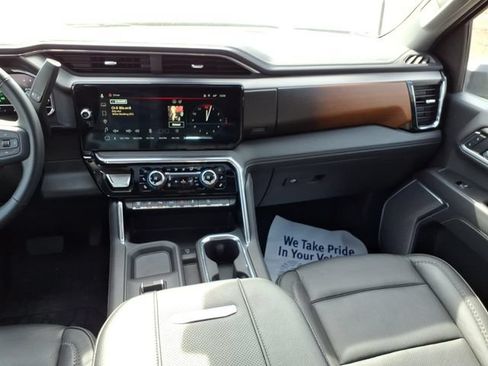 Used 2025 GMC Sierra 3500 Denali w/ Technology Package AWD/4WD image 14