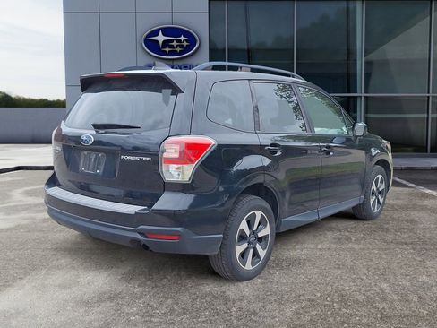 Used 2018 Subaru Forester 2.5i Premium w/ All-Weather Package AWD/4WD image 6