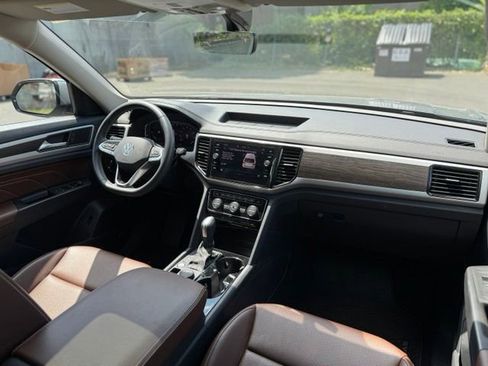 Used 2023 Volkswagen Atlas SE w/ Panoramic Sunroof Package AWD/4WD image 19