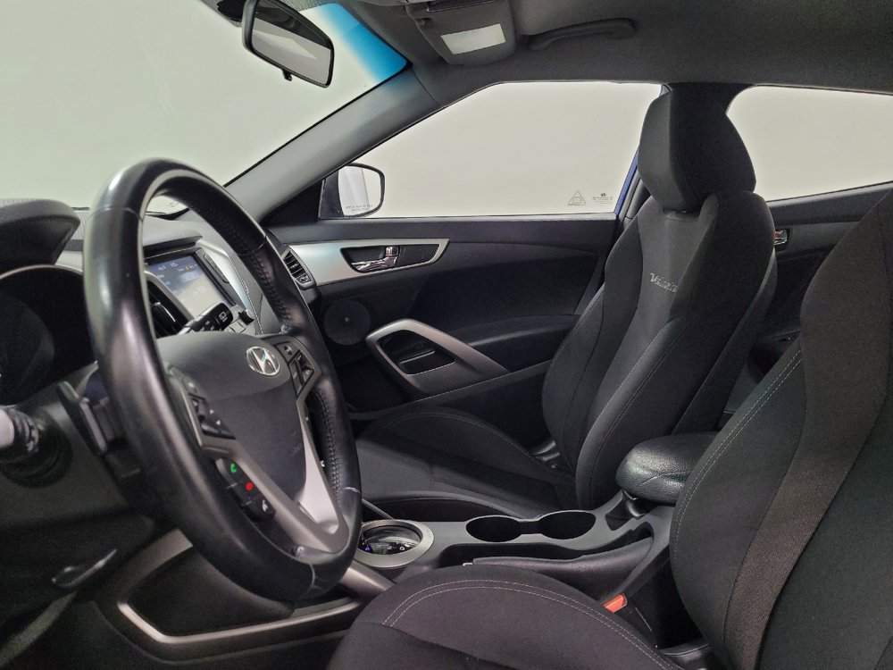 Used 2017 Hyundai Veloster FWD image 17