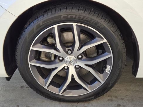 Certified 2020 Acura ILX w/ Premium Package image 11