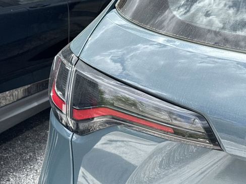 Used 2025 Honda HR-V LX image 8