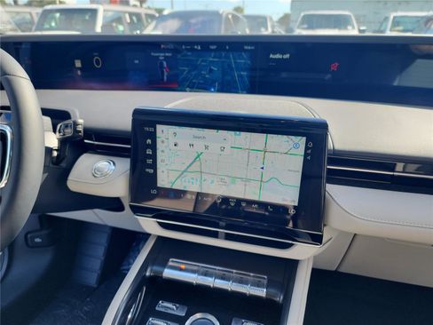 New 2026 Lincoln Nautilus Reserve AWD/4WD image 28