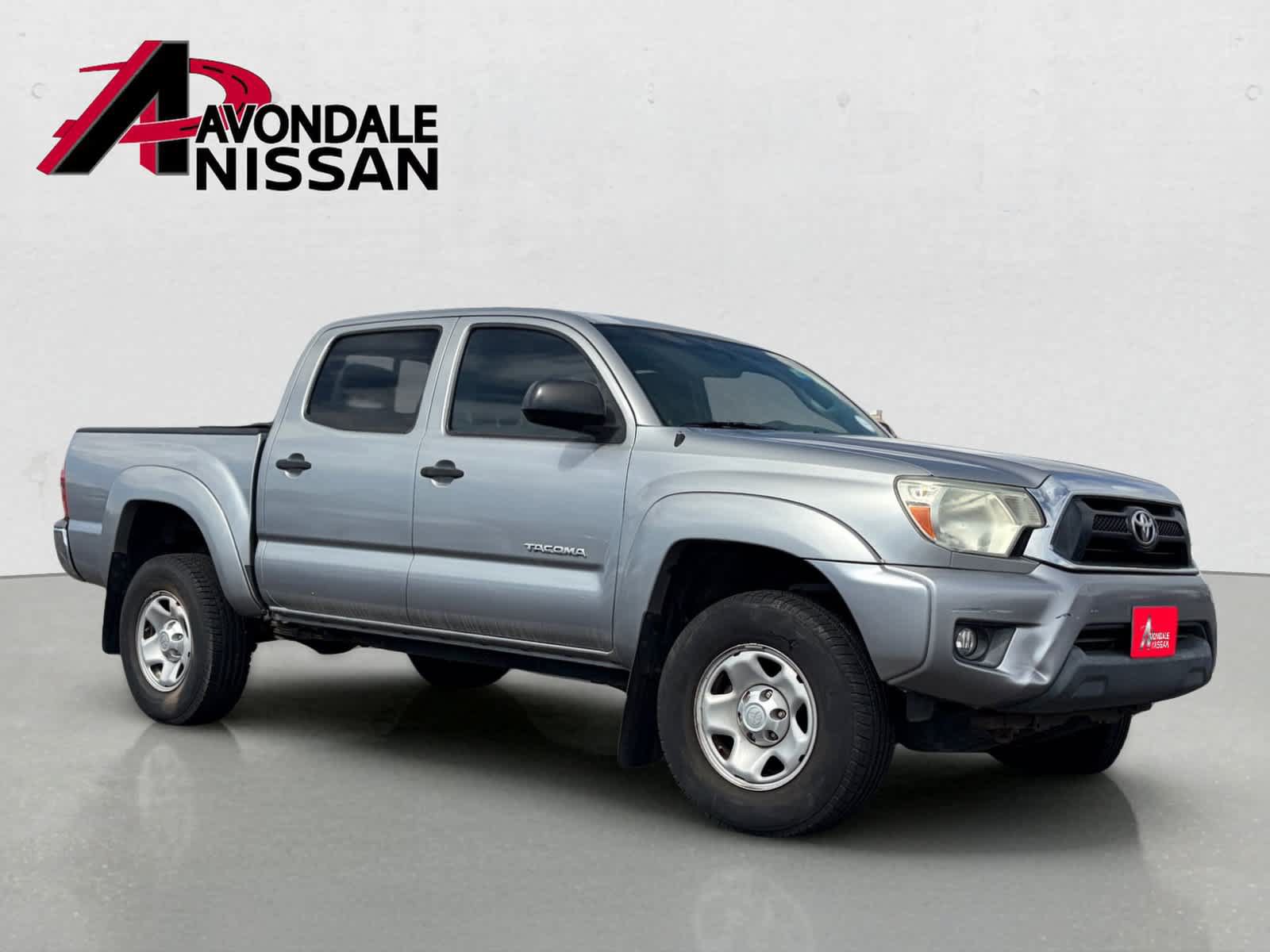 Used 2015 Toyota Tacoma PreRunner w/ SR5 Package RWD image 2