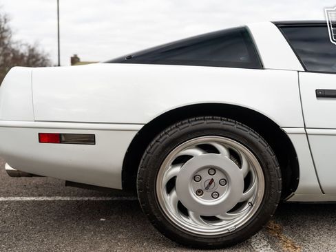 Used 1991 Chevrolet Corvette Coupe image 37