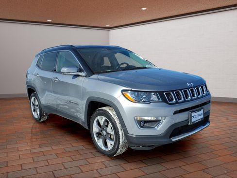 Used 2019 Jeep Compass Limited w/ Safety & Security Group image 2