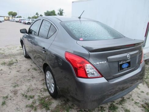 Used 2019 Nissan Versa S Plus image 4