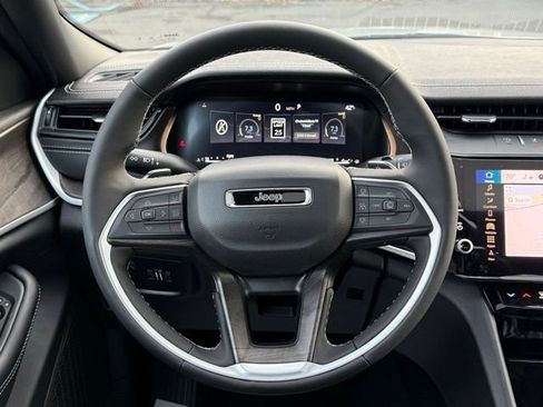 New 2026 Jeep Grand Cherokee Altitude AWD/4WD image 23