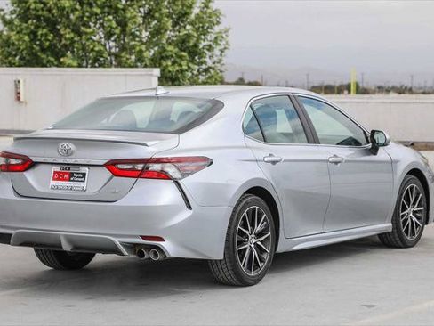 Certified 2022 Toyota Camry SE FWD image 5