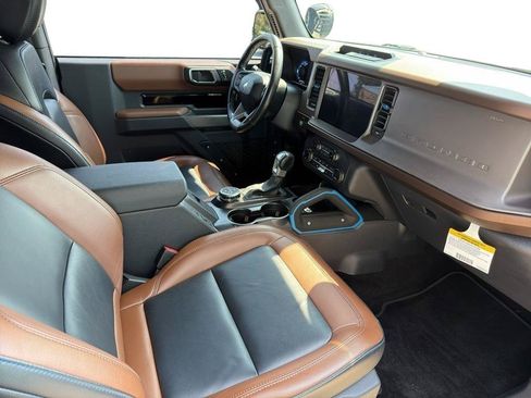 Used 2023 Ford Bronco Outer Banks AWD/4WD image 8