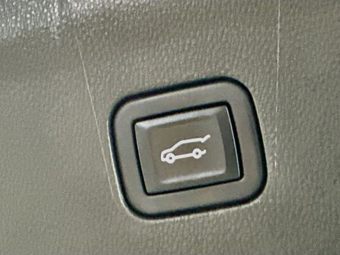 Used 2023 Buick Enclave Essence w/ Experience Buick Package AWD/4WD image 31