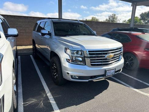 Used 2017 Chevrolet Tahoe LT w/ Luxury Package AWD/4WD image 2
