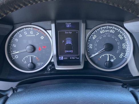 Certified 2018 Toyota Tacoma SR5 RWD image 34