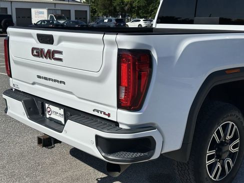 Used 2020 GMC Sierra 2500 AT4 w/ AT4 Premium Package AWD/4WD image 12