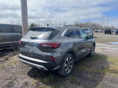 Used 2025 Ford Escape Platinum AWD/4WD image 3