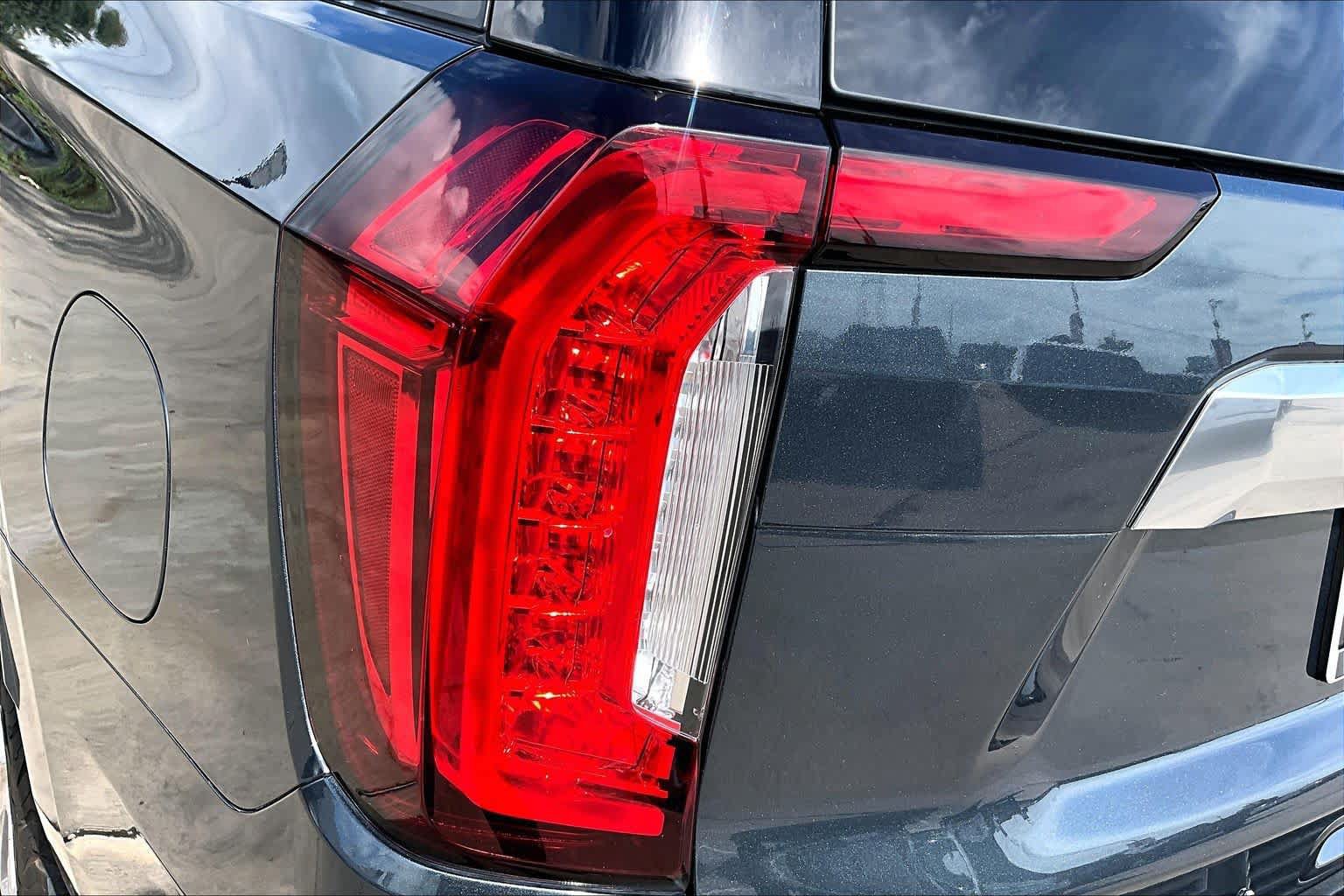 Used 2021 GMC Yukon Denali RWD image 28