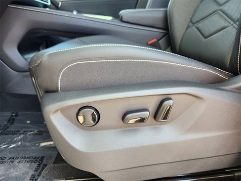 New 2025 Volkswagen Atlas Peak Edition SE image 7