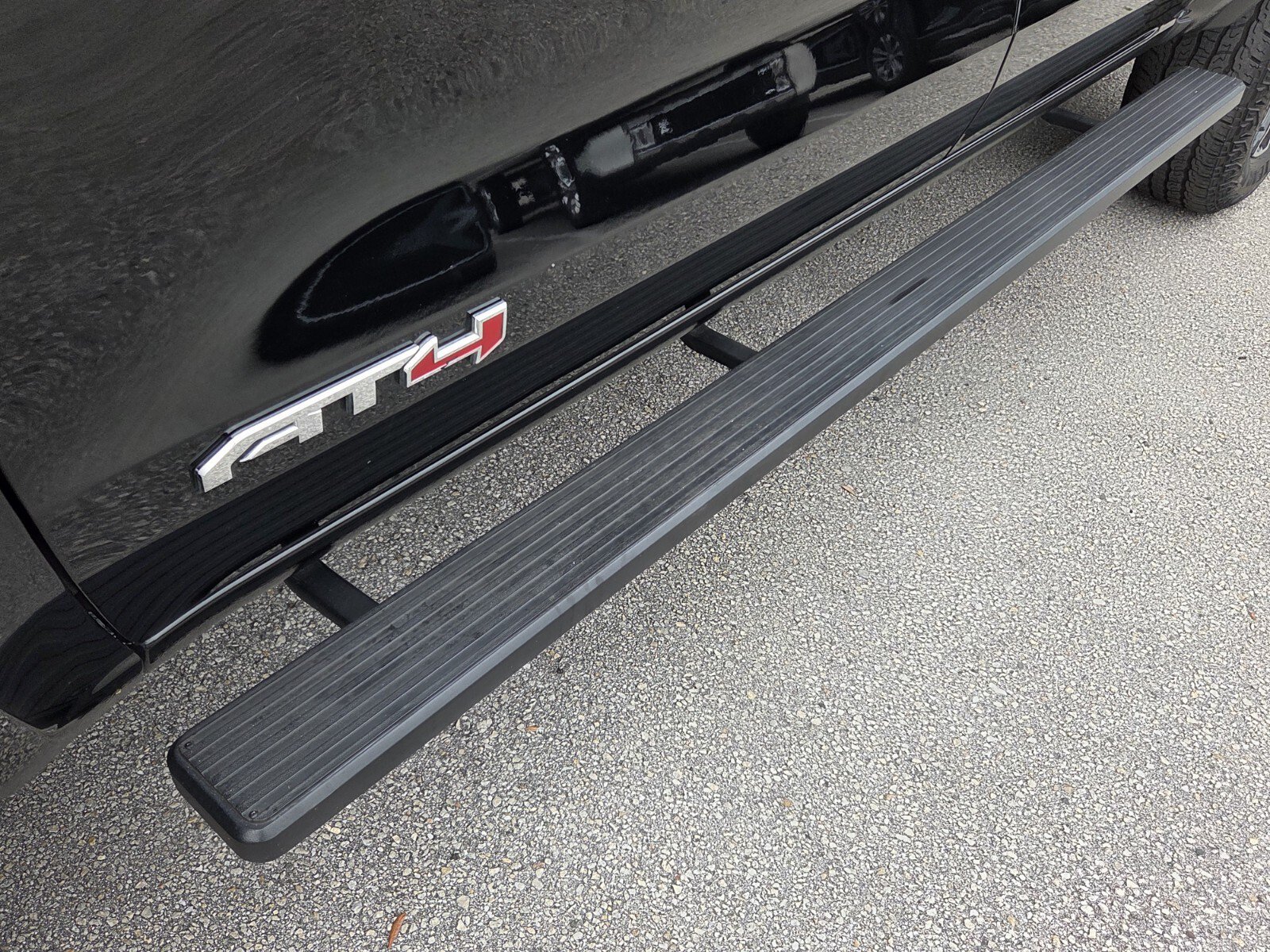 Used 2024 GMC Canyon AT4 AWD/4WD image 12