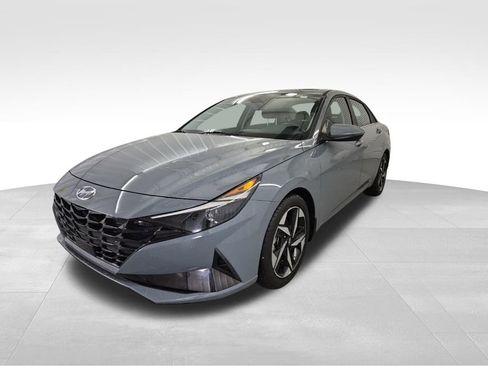 Used 2022 Hyundai Elantra SEL w/ Convenience + Premium Package image 5