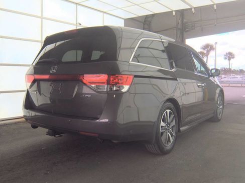 Used 2014 Honda Odyssey Touring Elite image 2