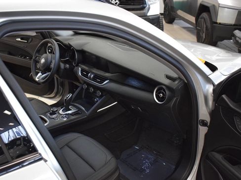 Used 2021 Alfa Romeo Stelvio Sprint w/ Nero Edizione image 37